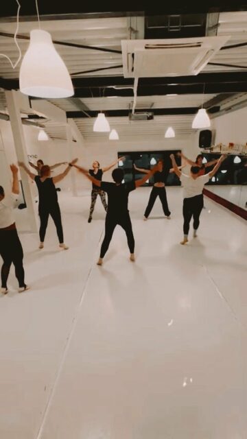 Lady's just wanna have fun ❤️
#adultdanceclasses #adultdancer #lyricaljazz #havingfun #beyondbasic #passievoordans💜 #dancefamily #dancers #dancerslife #neverstopdancing