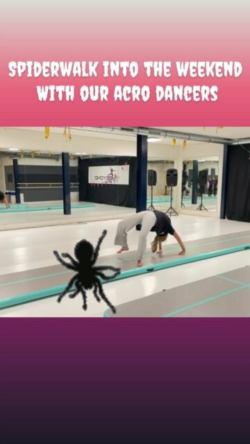 Spiderwalk into the weekend with our acro dancers by @jadeynicci
#acrodance #spiderwalk #acro #flexibility #beyondbasic #passievoordans💜 #dancefamily #dancerslife #gettingreadyforhalloween #dancers
