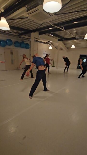 Adult Lyrical Jazz by @dance_teacher_ils
#weloveadultdancers #neverstopdancing #adultdanceclasses #jazzdancer #dancefamily #passievoordans💜 #beyondbasic