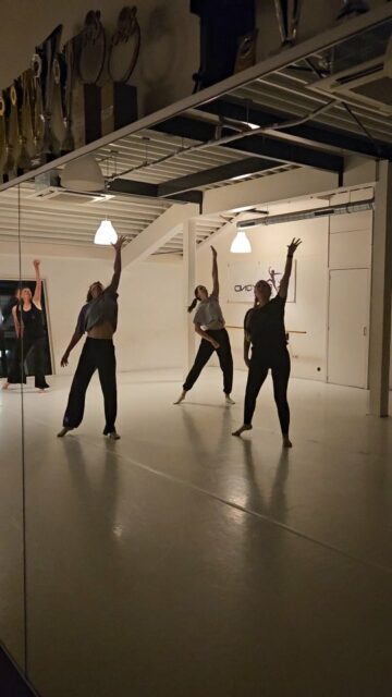 Lyrical Jazz ☆ by @dance_teacher_ils
Adult danceclasses
#beyondbasic #lyricaljazz #jazz #dancerslife #newchoreo #passievoordans💜