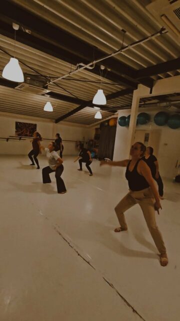 ☆ Moderne dans ☆
#adele #moderndance #adultdanceclasses #adults #beyondbasic #passievoordans💜 #moderndancer #dancefamily